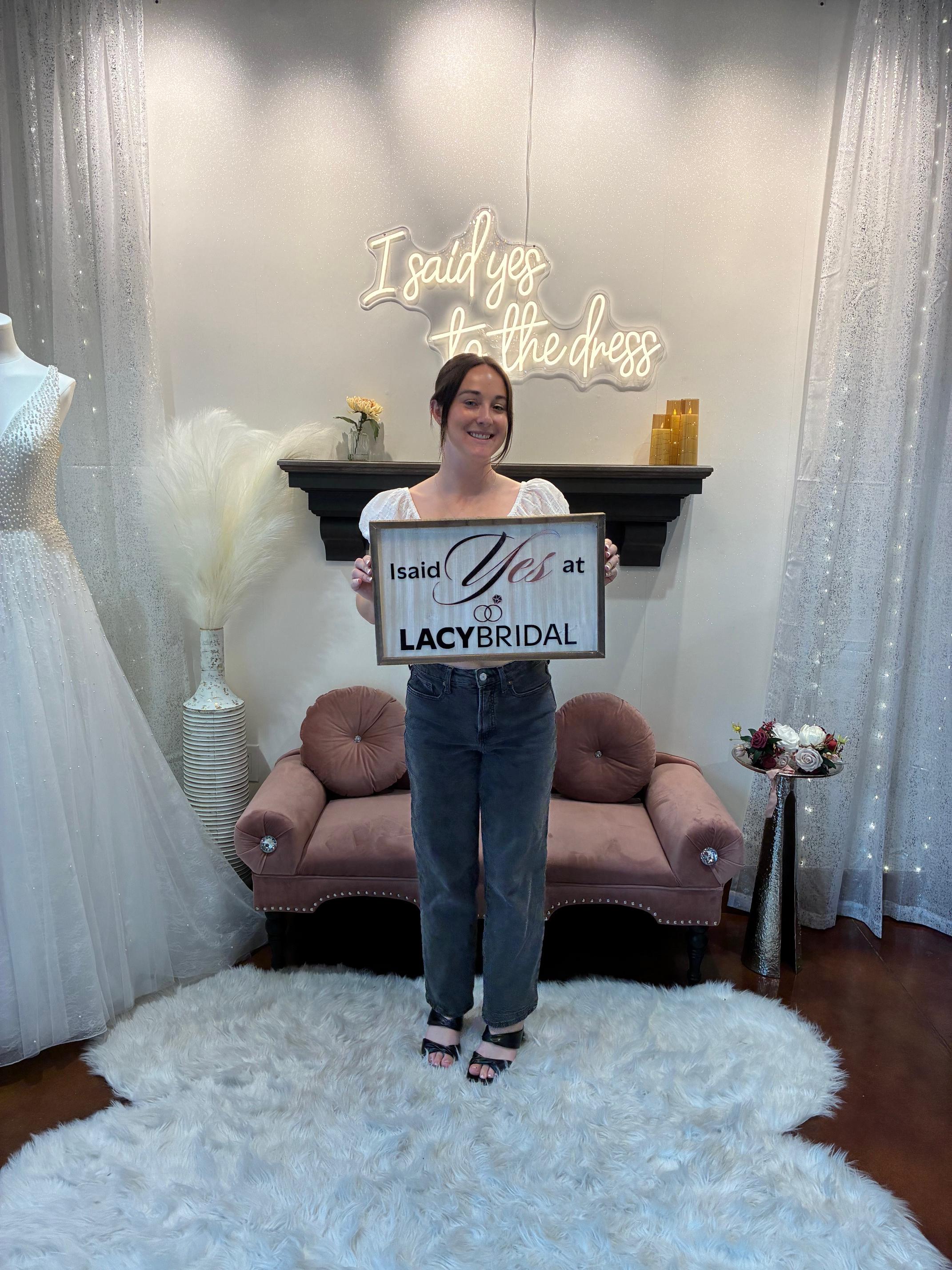 Nicole Moeller - Nicole Found Her Dress, Now It's Off To The Rockies